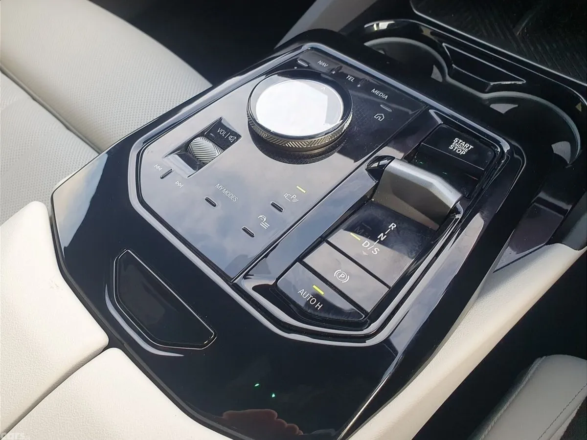 BMW 5-Series Saloon, Petrol Plug-in Hybrid, 2024, Black