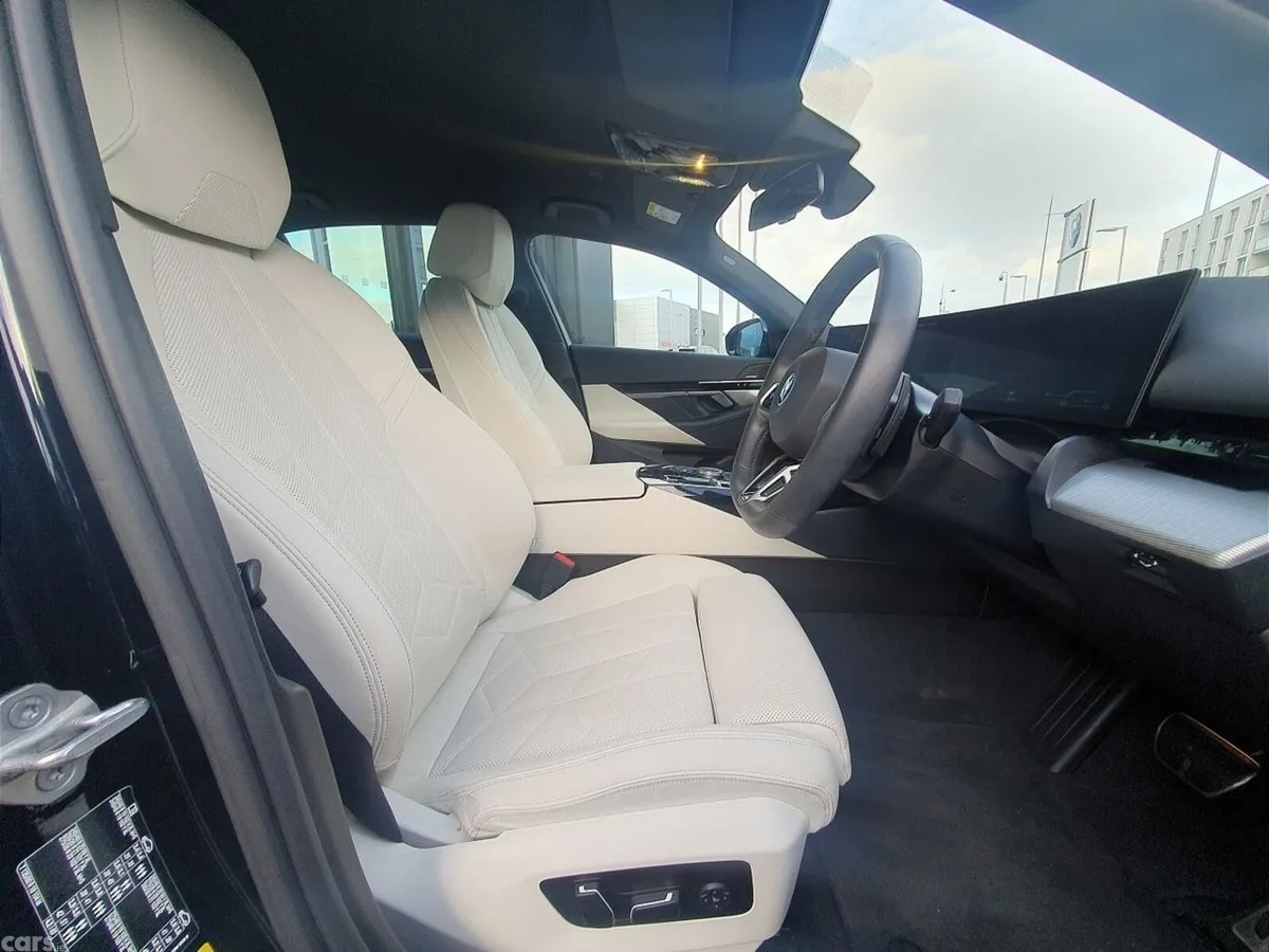 BMW 5-Series Saloon, Petrol Plug-in Hybrid, 2024, Black