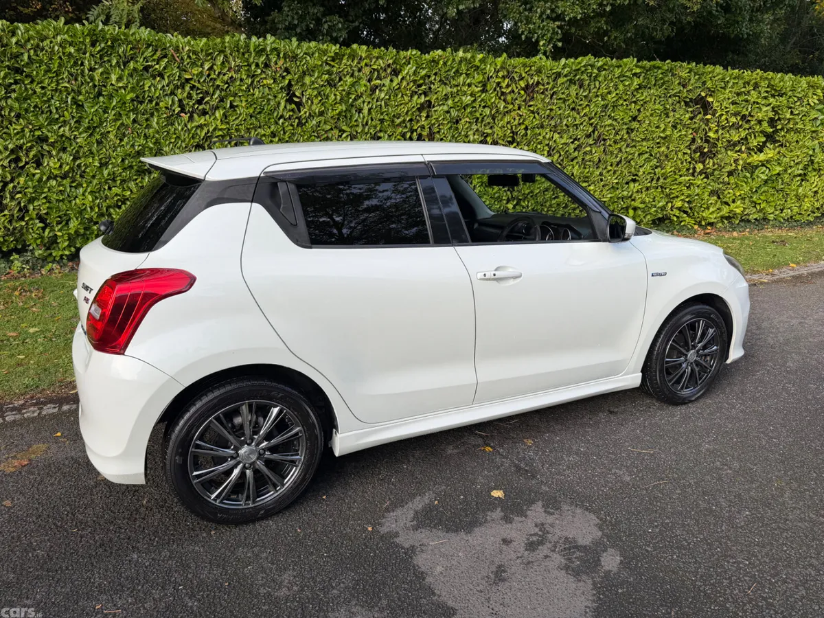 Suzuki Swift Hatchback, Petrol Hybrid, 2017, White