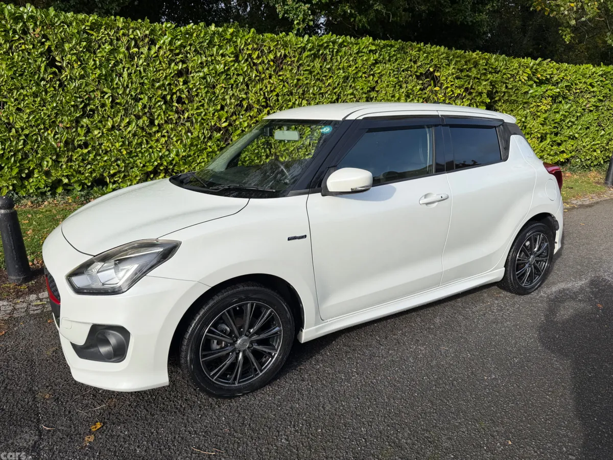 Suzuki Swift Hatchback, Petrol Hybrid, 2017, White