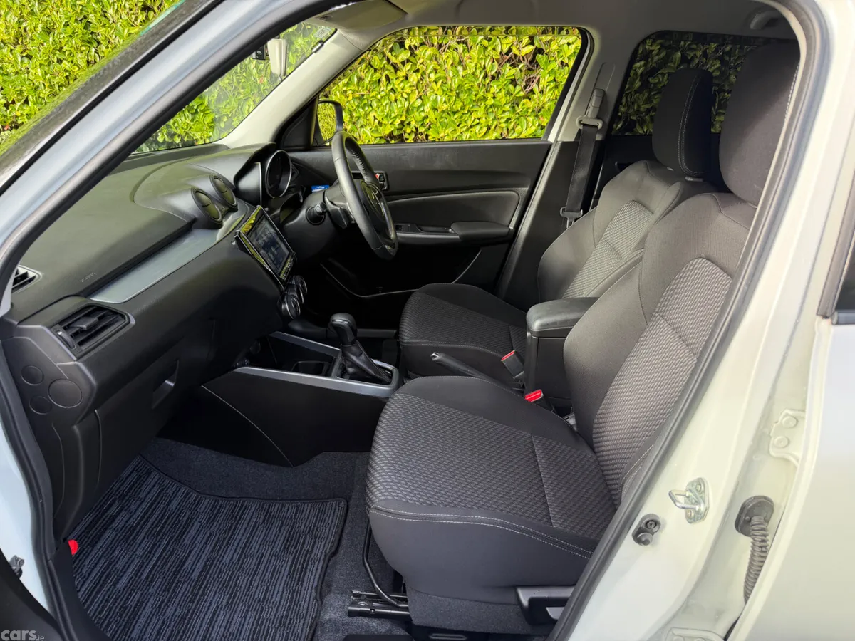 Suzuki Swift Hatchback, Petrol Hybrid, 2017, White