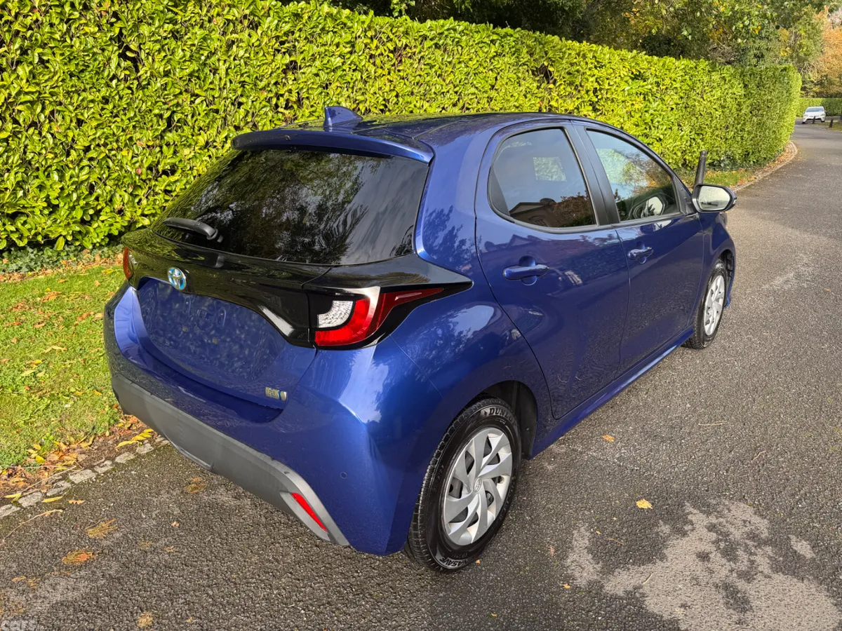 Toyota Yaris Hatchback, Petrol Hybrid, 2022, Blue