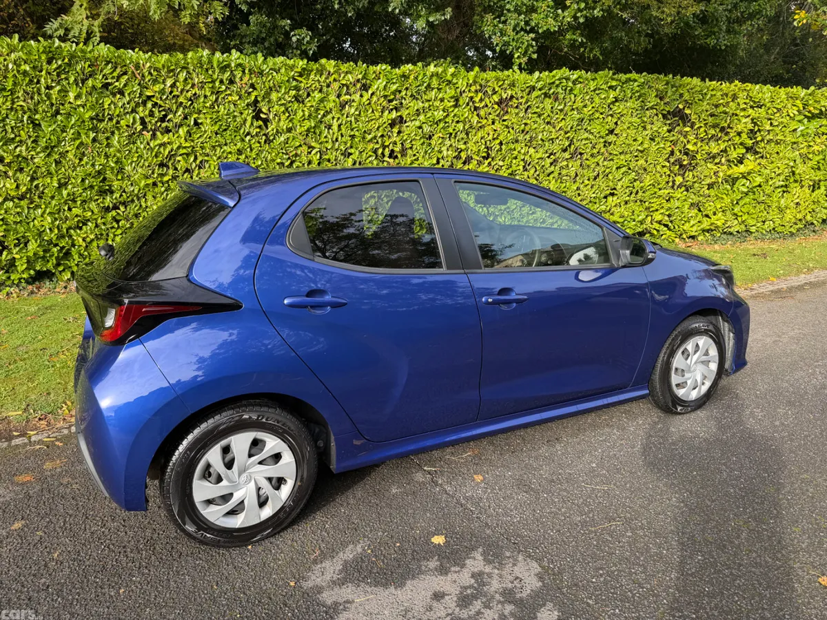 Toyota Yaris Hatchback, Petrol Hybrid, 2022, Blue