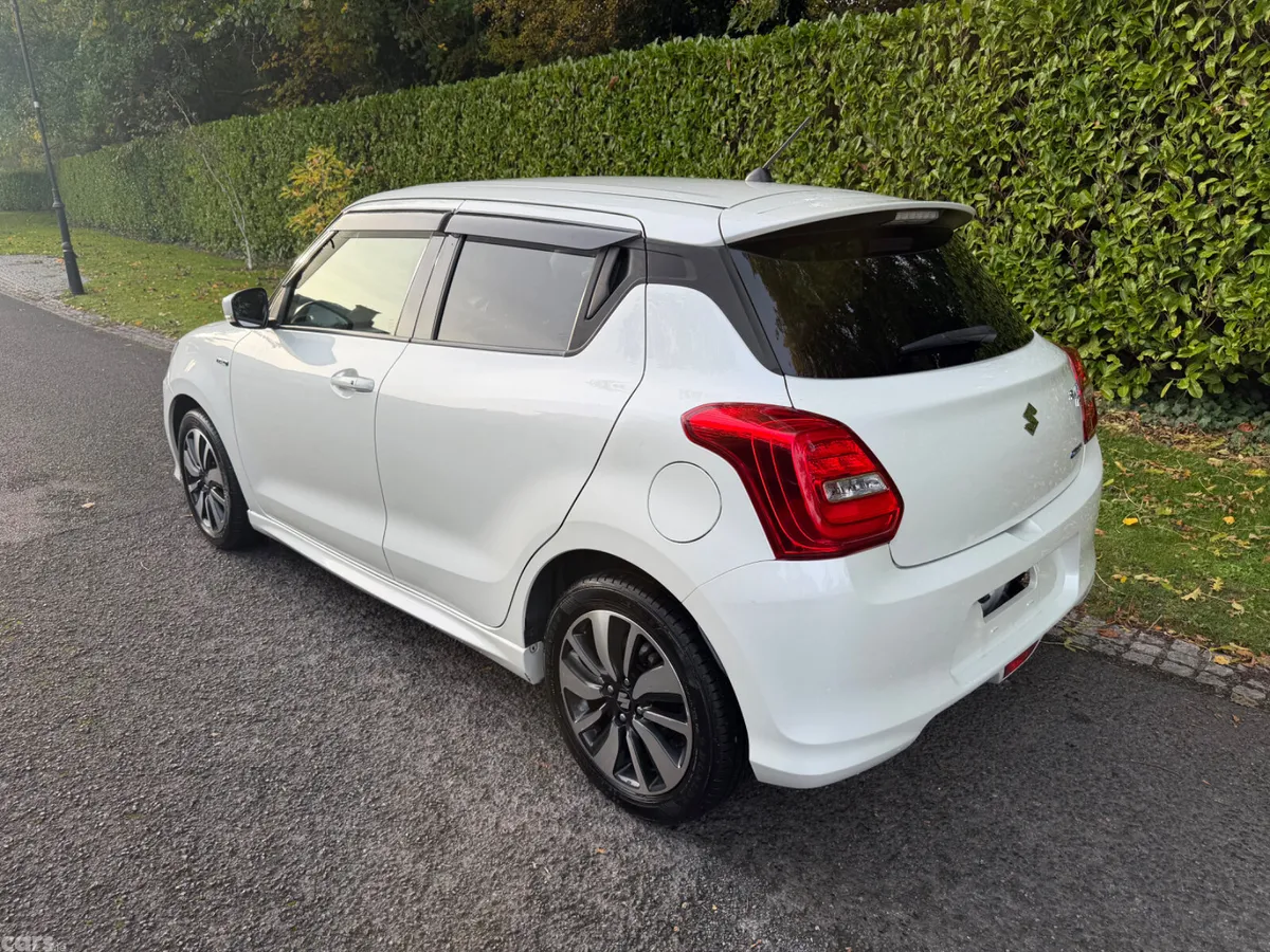 Suzuki Swift Hatchback, Petrol Hybrid, 2019, White
