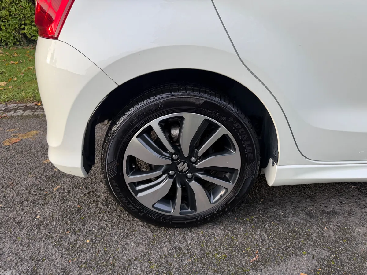 Suzuki Swift Hatchback, Petrol Hybrid, 2019, White
