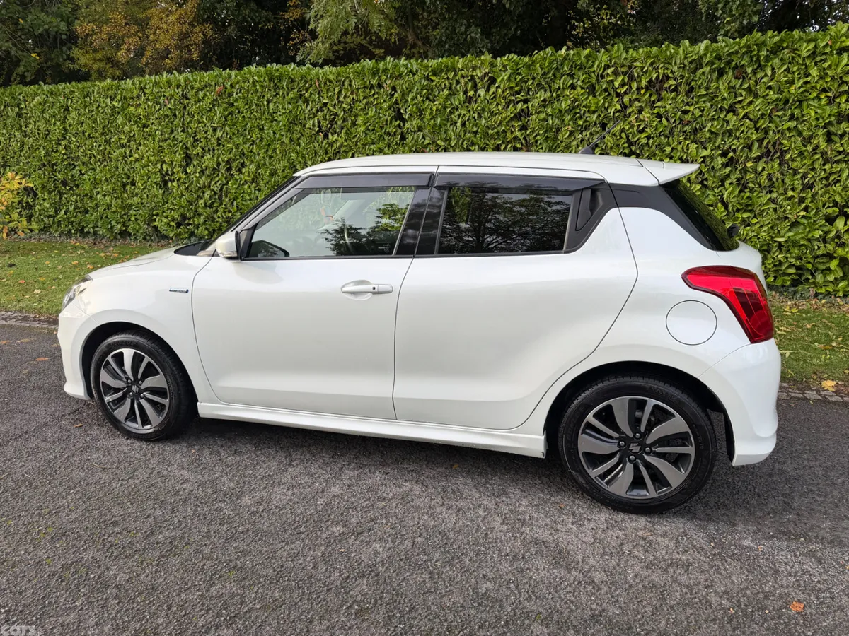 Suzuki Swift Hatchback, Petrol Hybrid, 2019, White