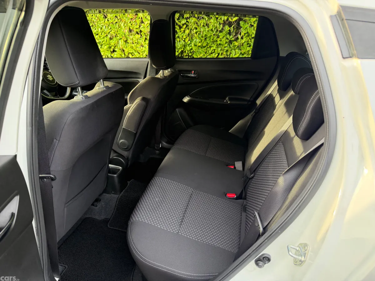 Suzuki Swift Hatchback, Petrol Hybrid, 2019, White