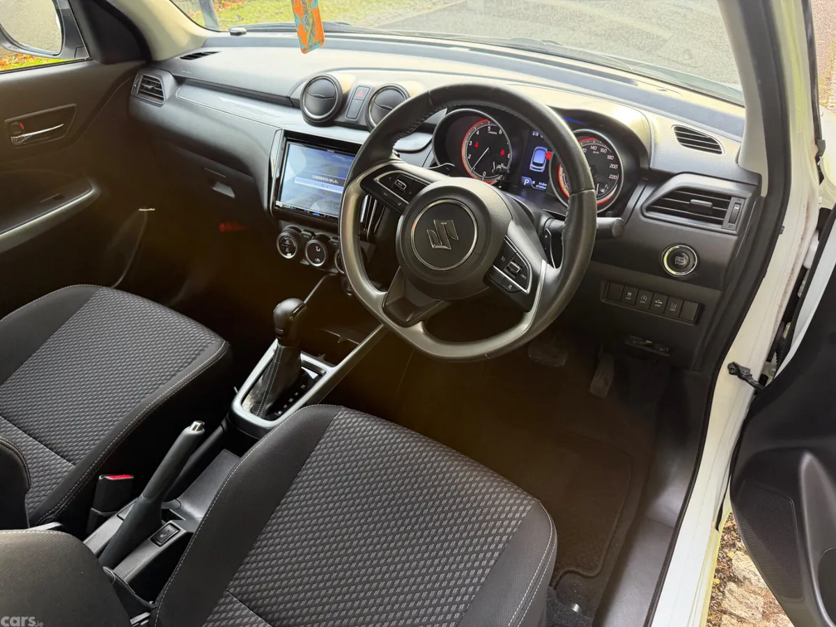 Suzuki Swift Hatchback, Petrol Hybrid, 2019, White