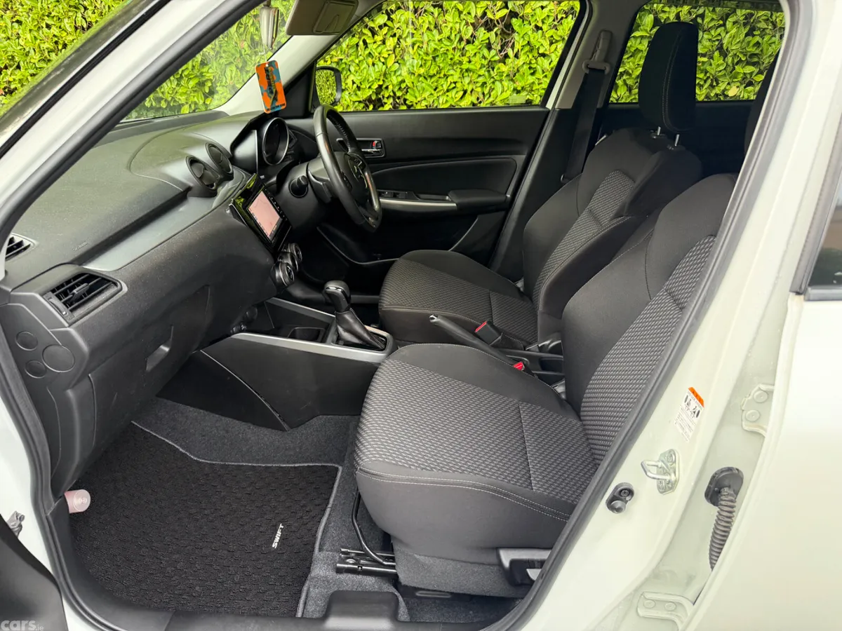 Suzuki Swift Hatchback, Petrol Hybrid, 2017, White