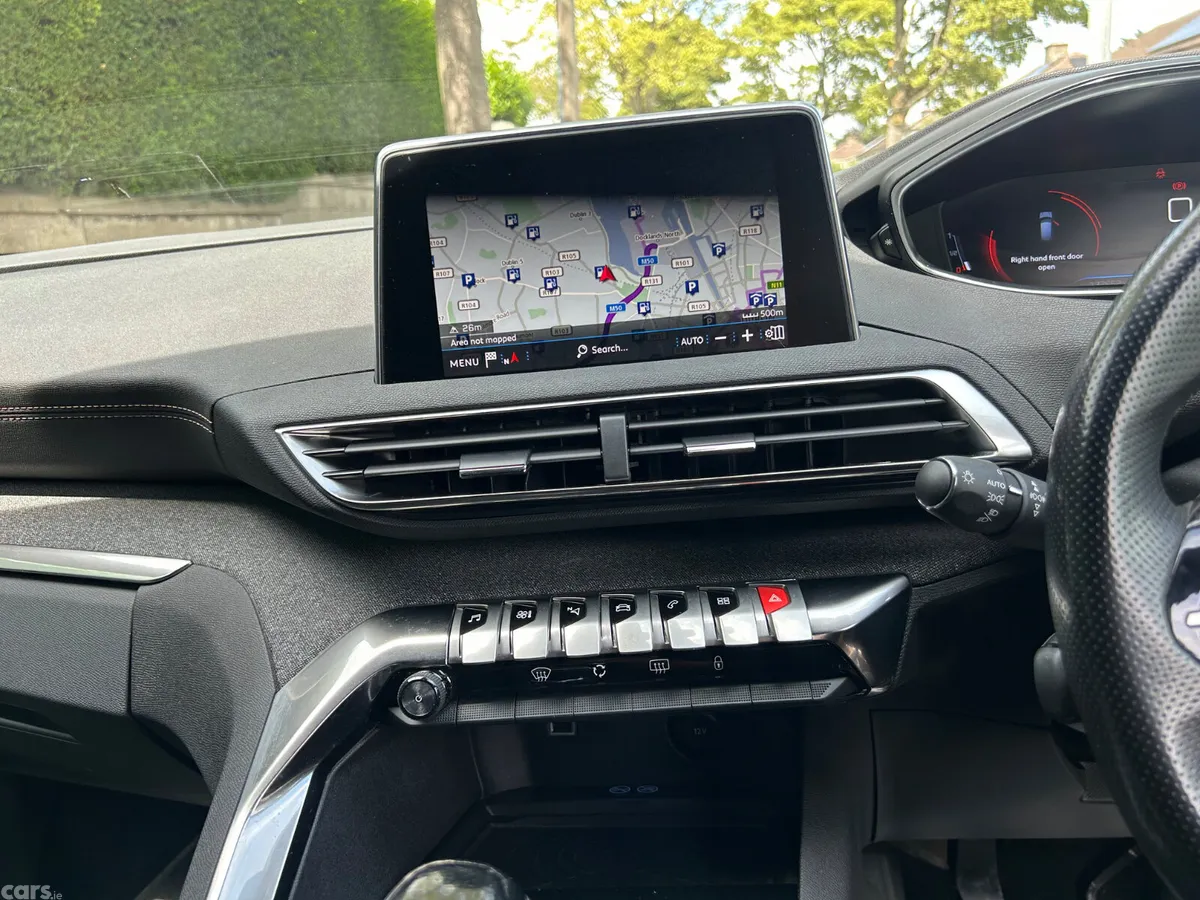 Peugeot 3008 Hatchback, Petrol, 2020, Red