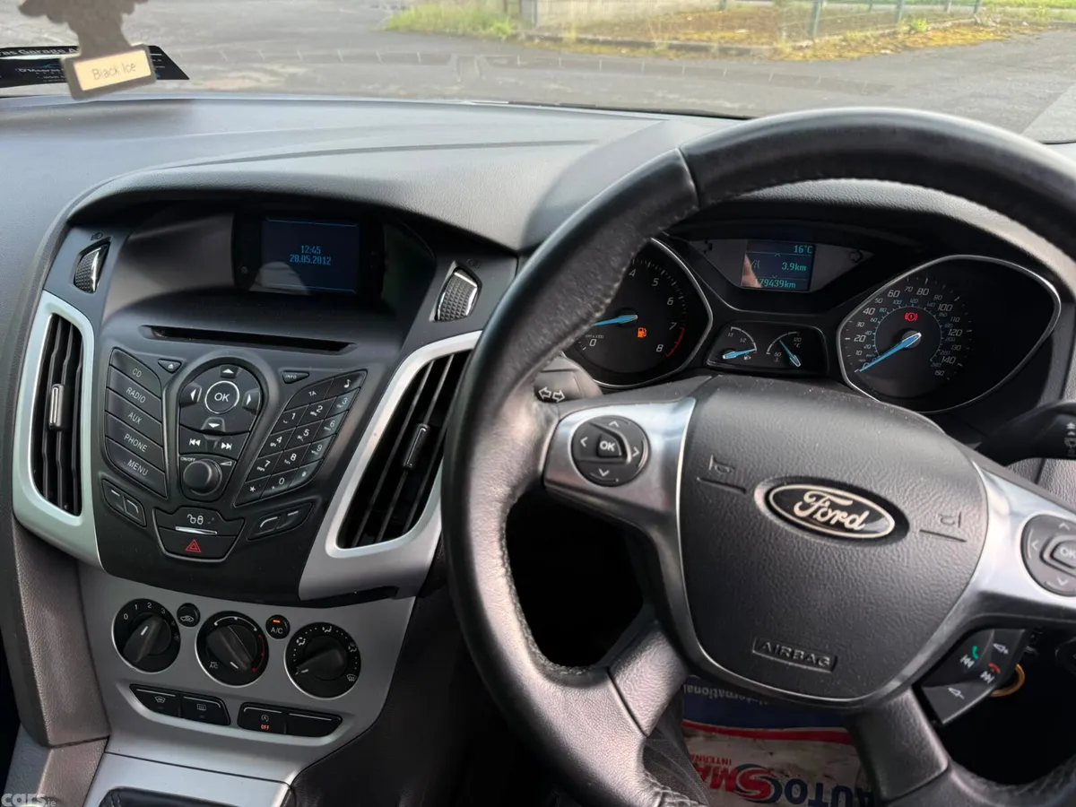 Ford Focus Hatchback, Petrol, 2012, Silver