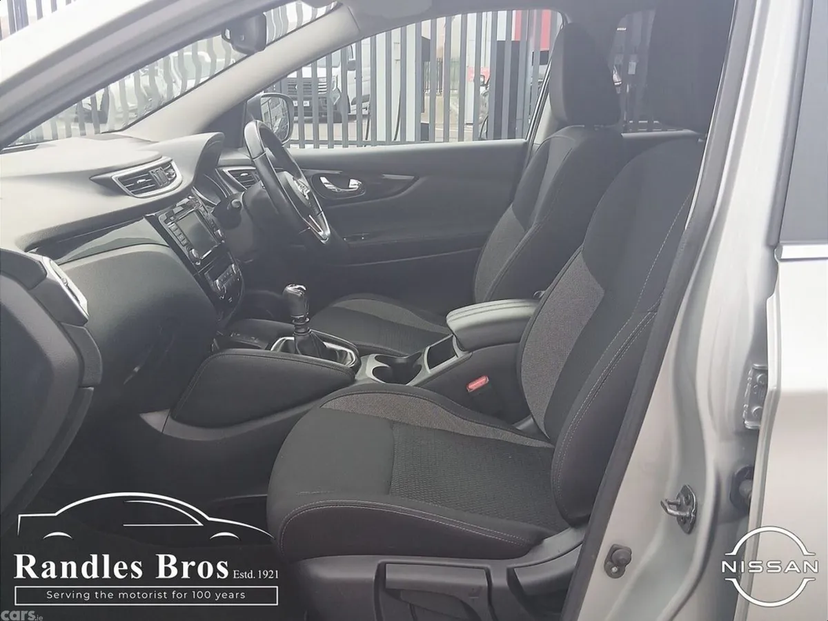 Nissan Qashqai MPV, Petrol, 2020, Grey