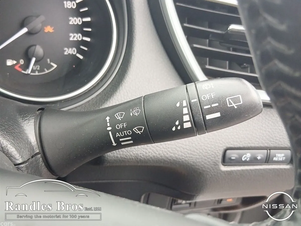 Nissan Qashqai MPV, Petrol, 2020, Grey