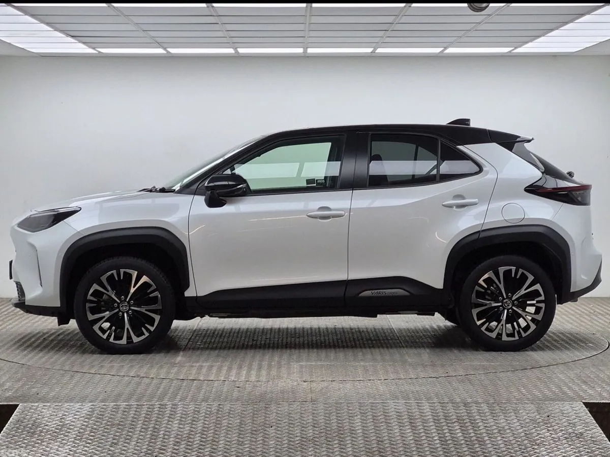 Toyota Yaris Cross SUV, Petrol Hybrid, 2024, White