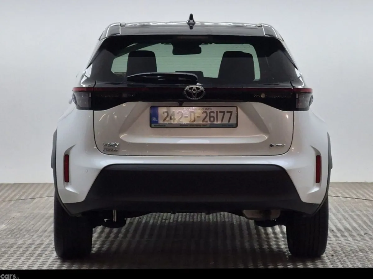 Toyota Yaris Cross SUV, Petrol Hybrid, 2024, White