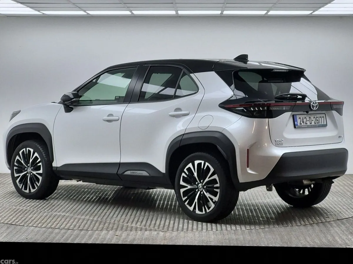 Toyota Yaris Cross SUV, Petrol Hybrid, 2024, White