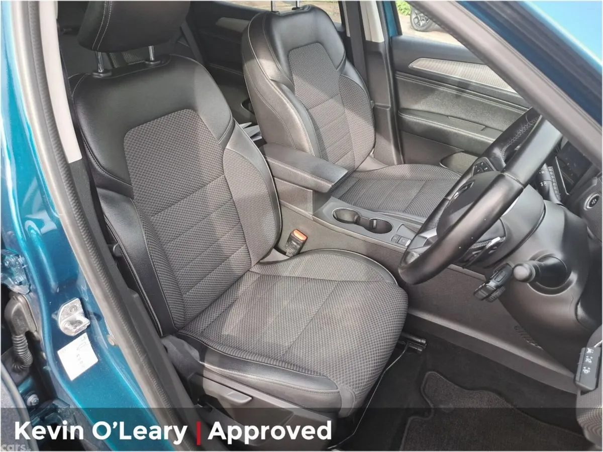Renault Arkana Hatchback, Petrol, 2022, Blue