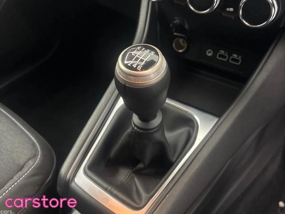 Renault Captur Hatchback, Petrol, 2024, Grey
