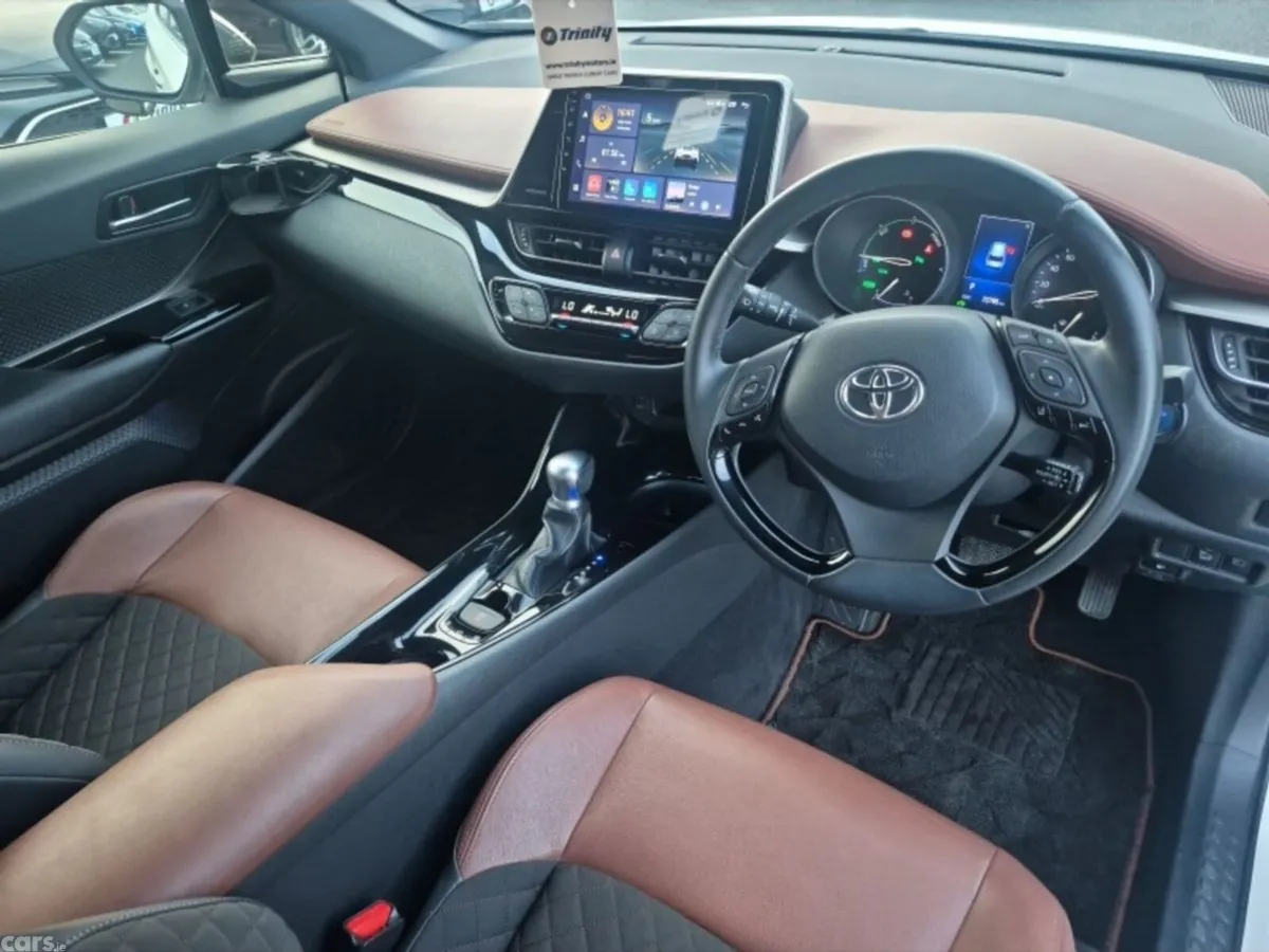 Toyota C-HR SUV, Petrol Hybrid, 2019, White