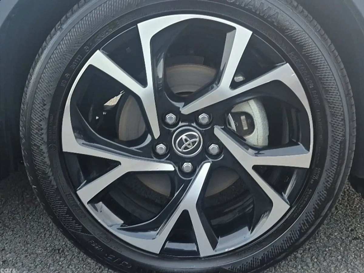 Toyota C-HR SUV, Petrol Hybrid, 2019, White