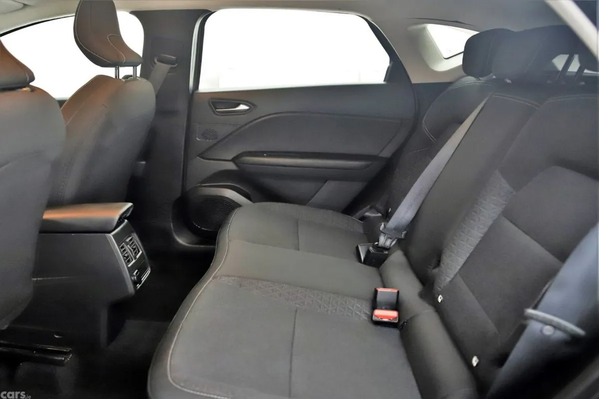 Renault Captur SUV, Petrol, 2024, Grey