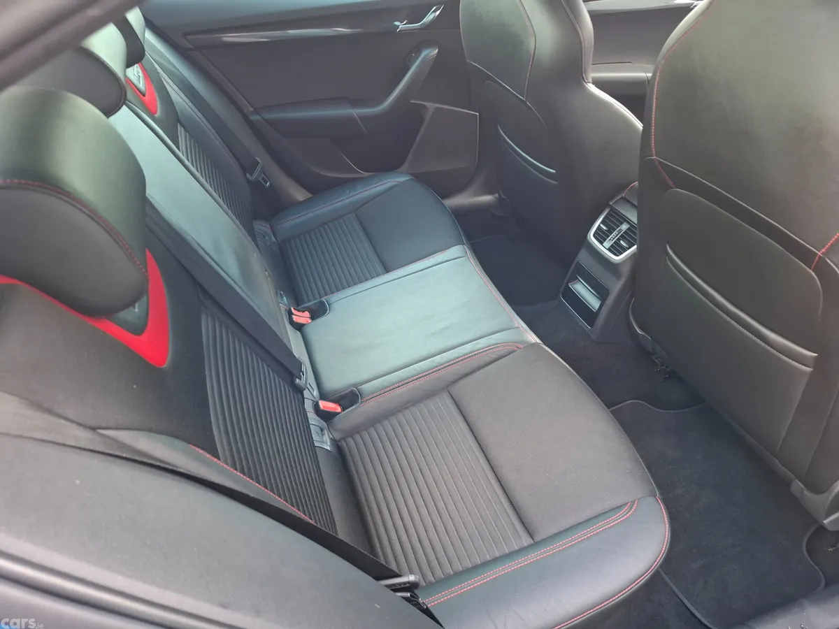 Skoda Octavia Saloon, Diesel, 2016, Blue