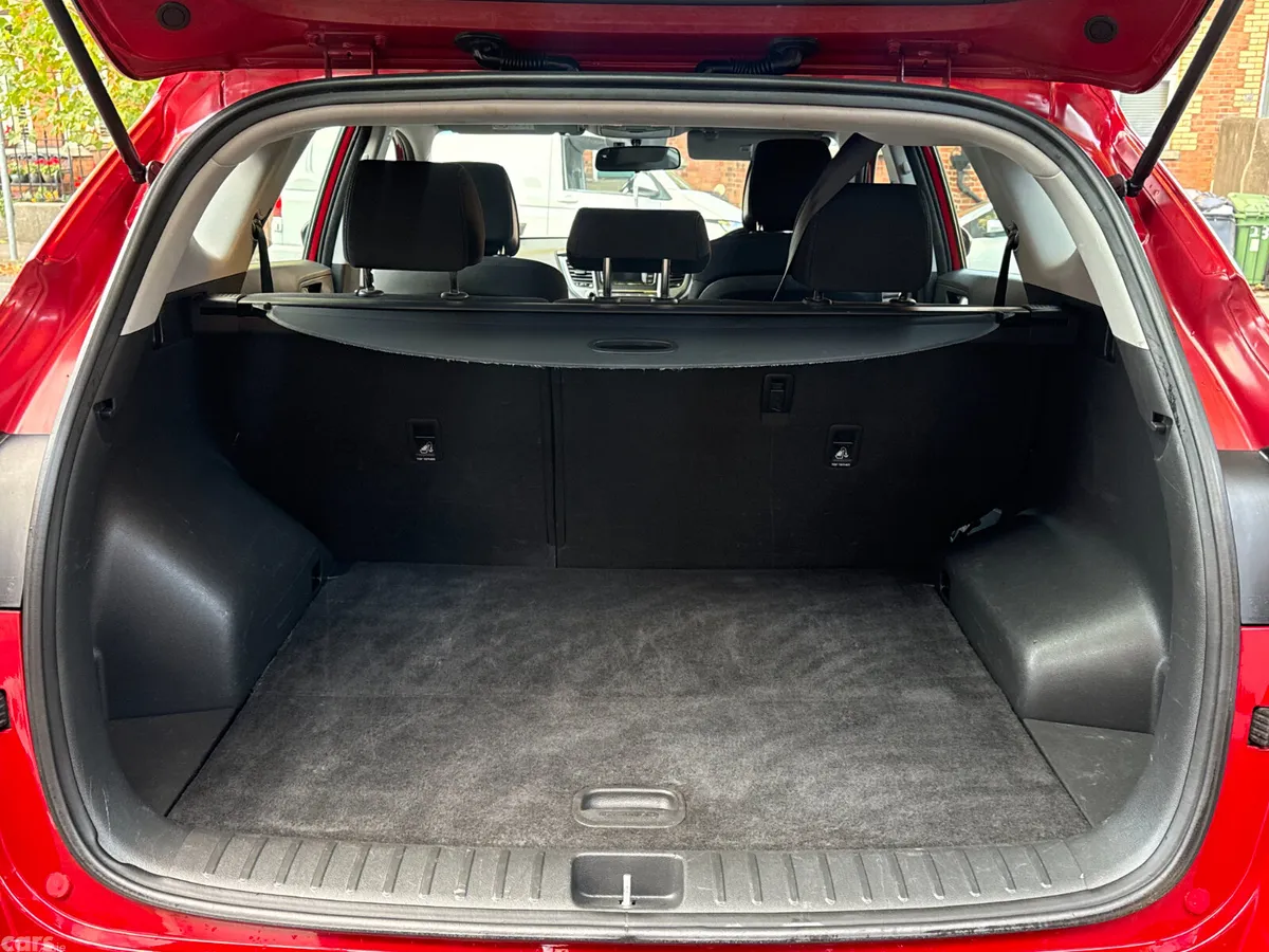 Hyundai Tucson SUV, Diesel, 2017, Red