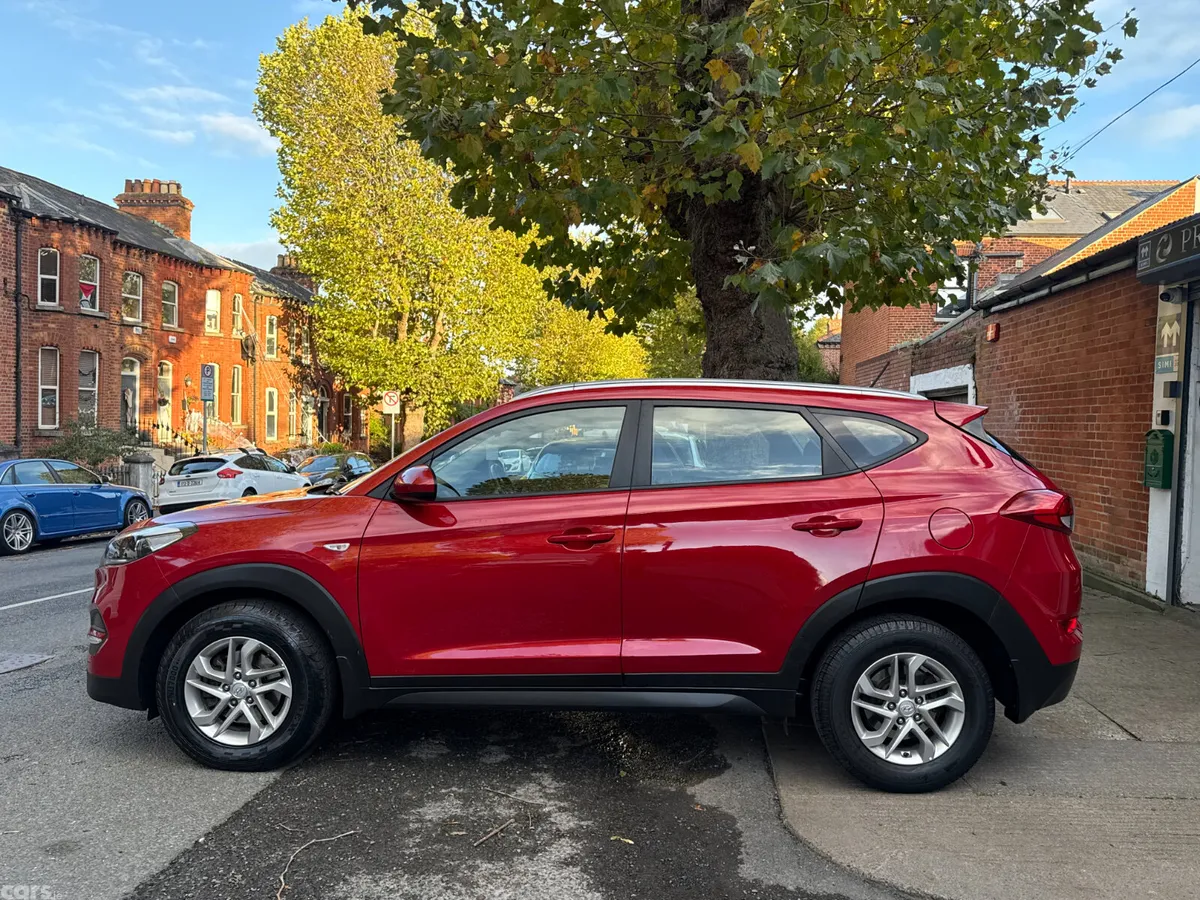 Hyundai Tucson SUV, Diesel, 2017, Red