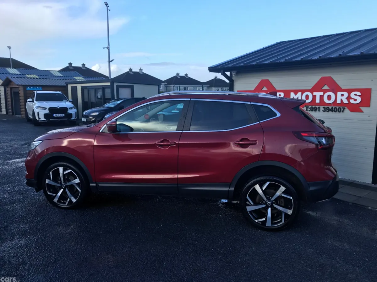 Nissan Qashqai SUV, Petrol, 2018, Red