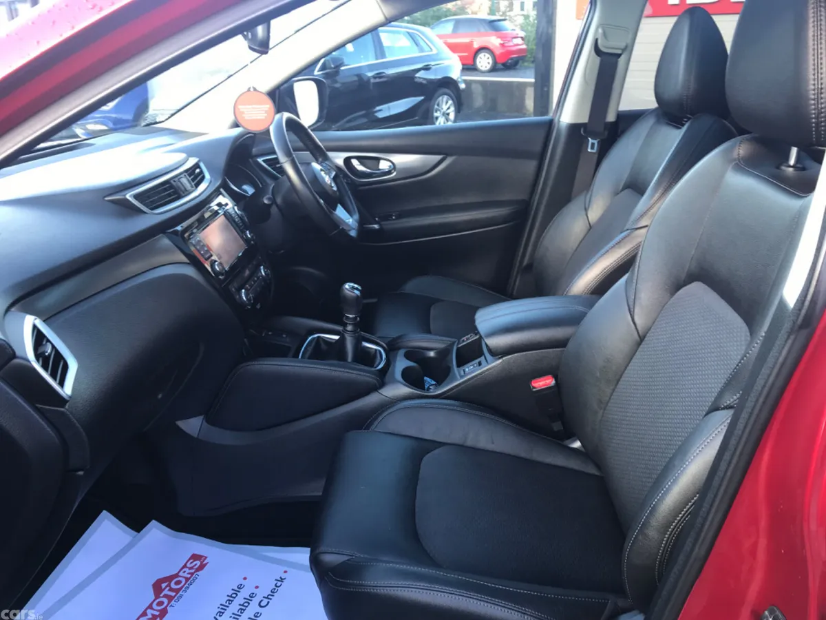 Nissan Qashqai SUV, Petrol, 2018, Red