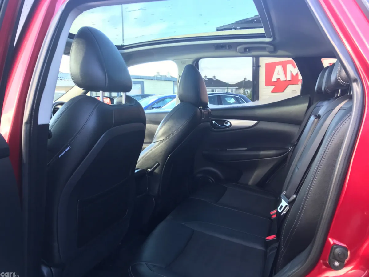 Nissan Qashqai SUV, Petrol, 2018, Red