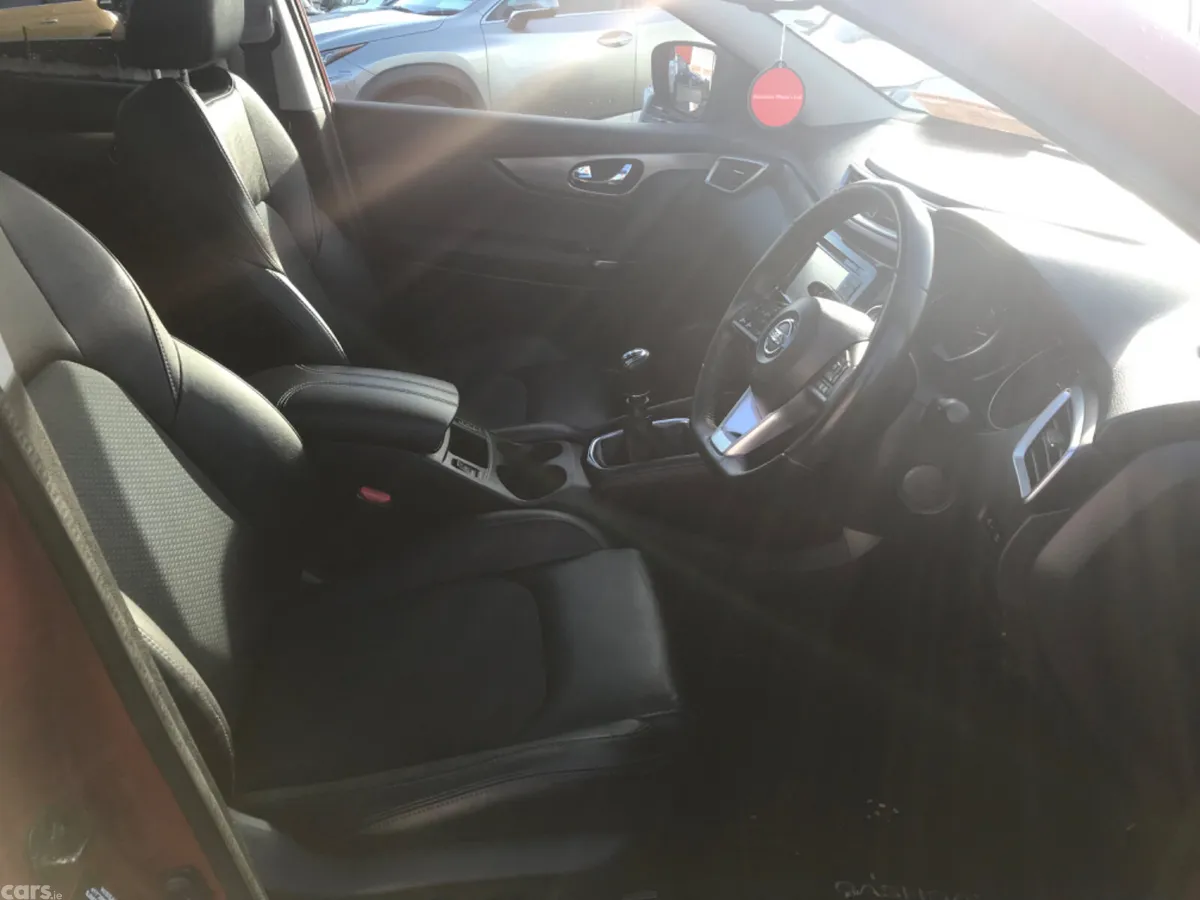 Nissan Qashqai SUV, Petrol, 2018, Red