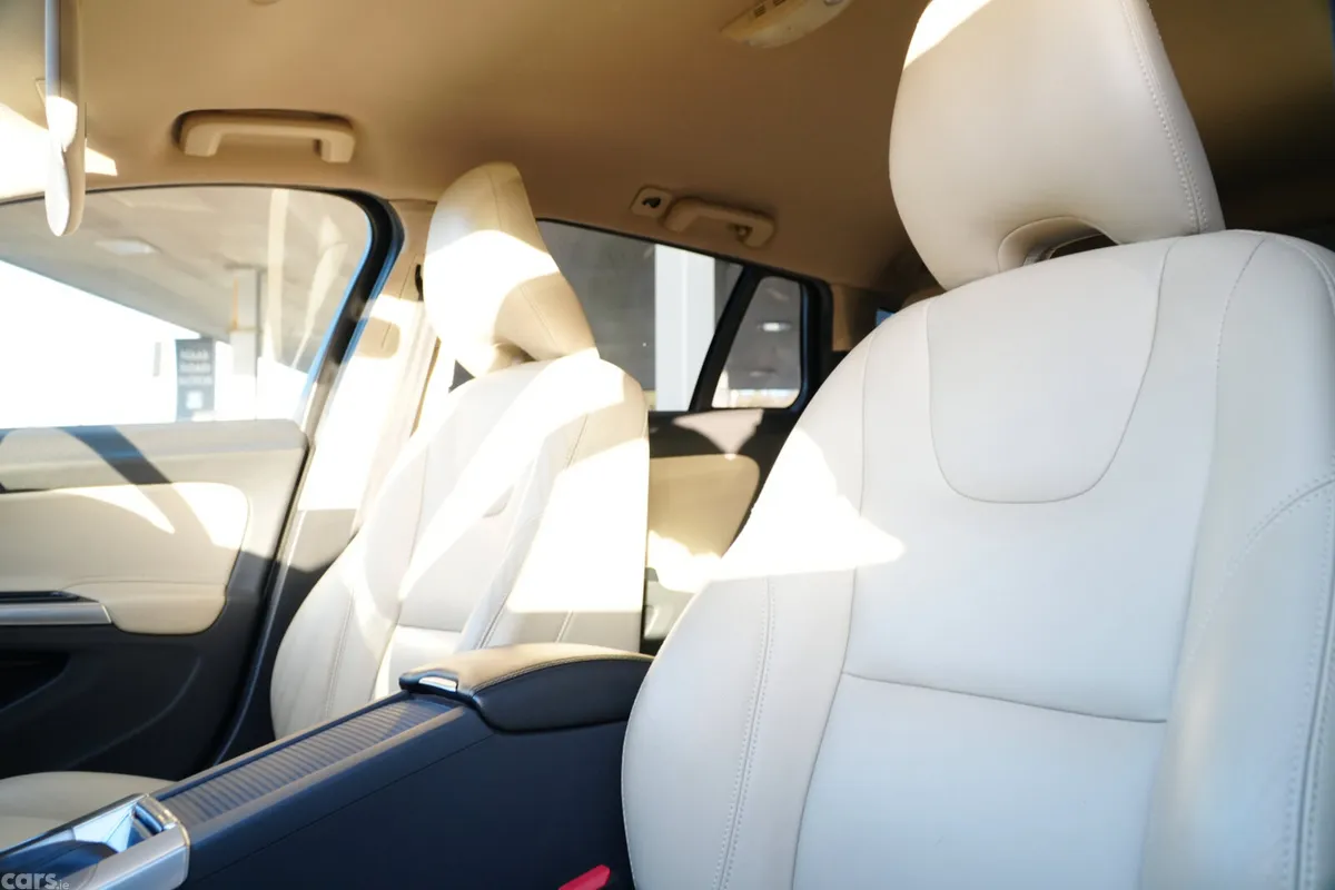 Volvo V60 Estate, Diesel, 2018, White