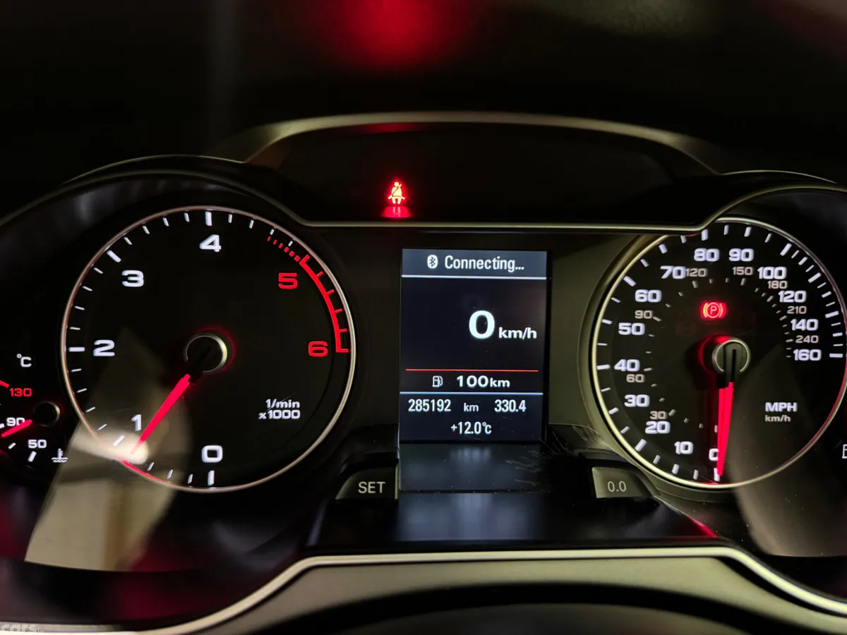 Audi A4 Saloon, Diesel, 2014, Grey