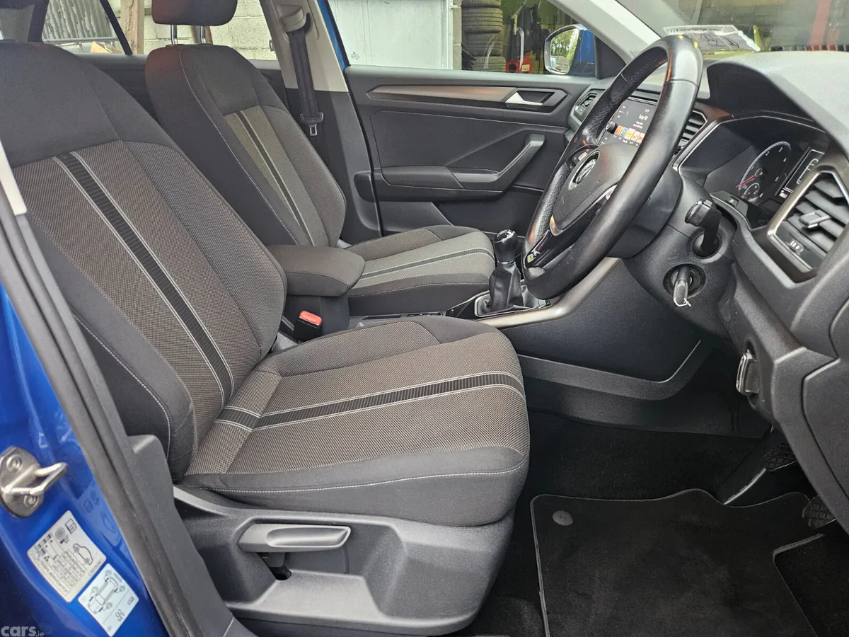 Volkswagen T-Roc SUV, Diesel, 2018, Blue
