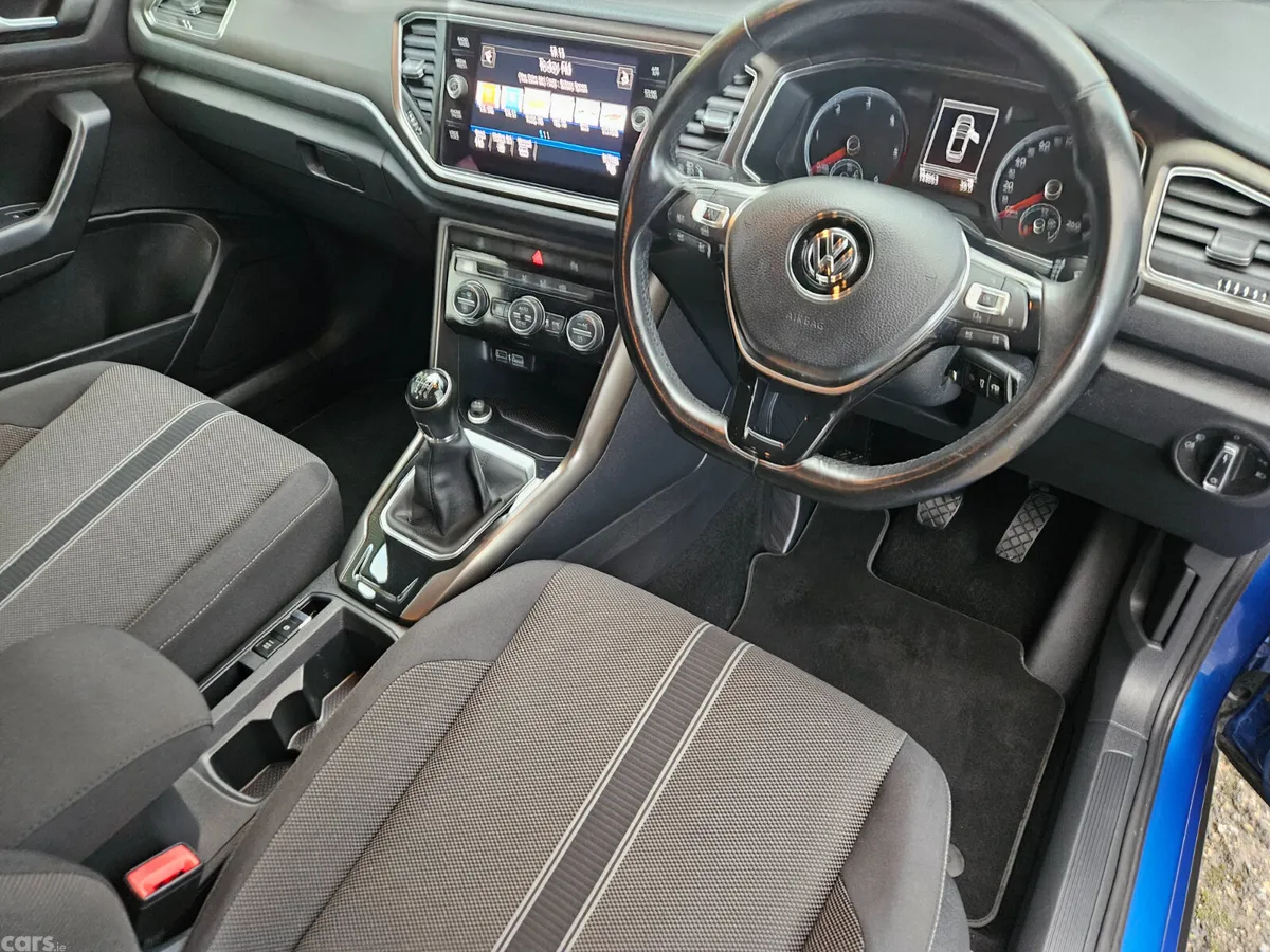 Volkswagen T-Roc SUV, Diesel, 2018, Blue