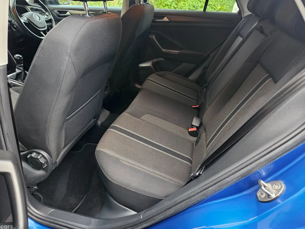 Volkswagen T-Roc SUV, Diesel, 2018, Blue