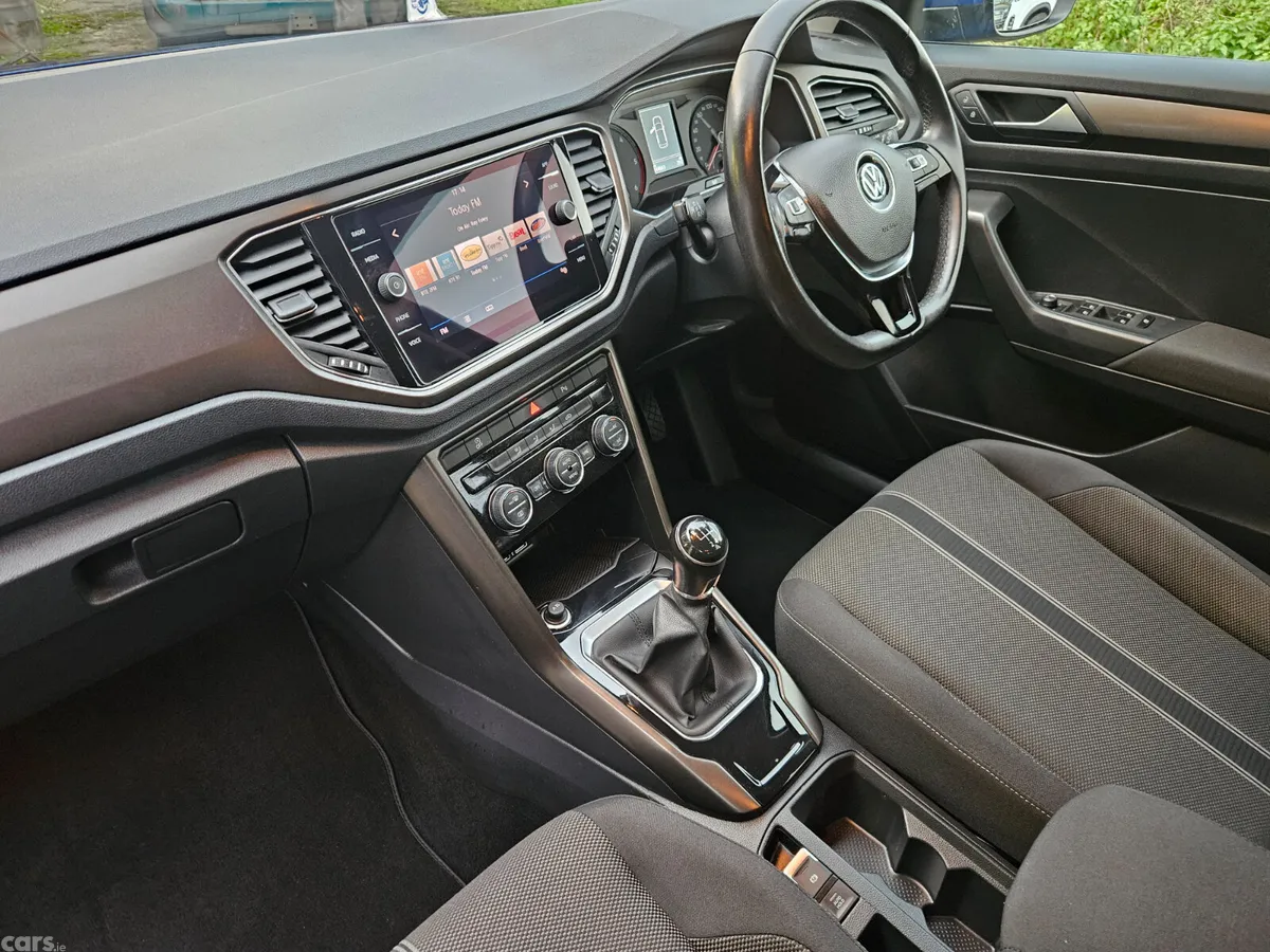 Volkswagen T-Roc SUV, Diesel, 2018, Blue