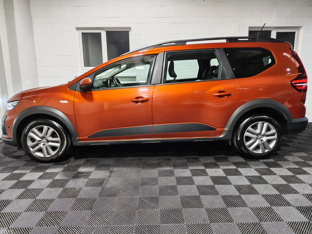 Dacia Jogger MPV, Petrol, 2022, Orange