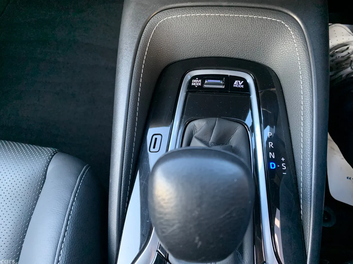Toyota Corolla Estate, Petrol Hybrid, 2022, Blue
