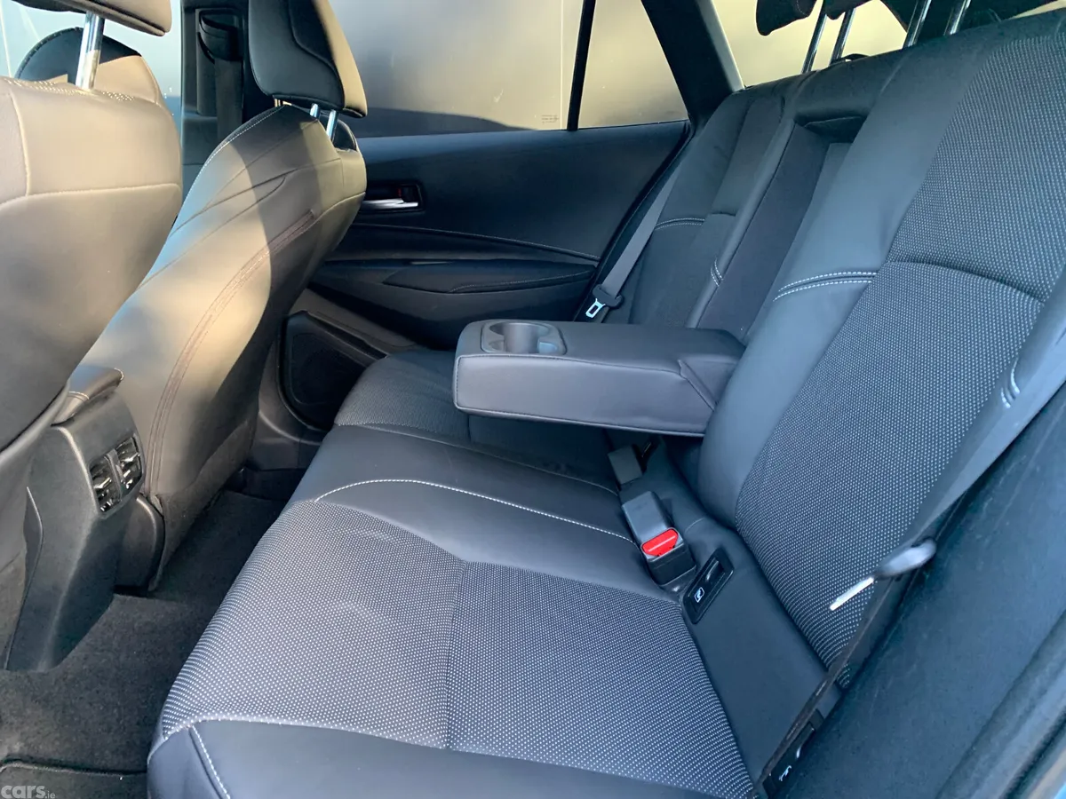 Toyota Corolla Estate, Petrol Hybrid, 2022, Blue