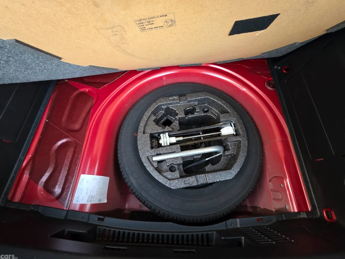 Skoda Fabia Hatchback, Petrol, 2017, Red
