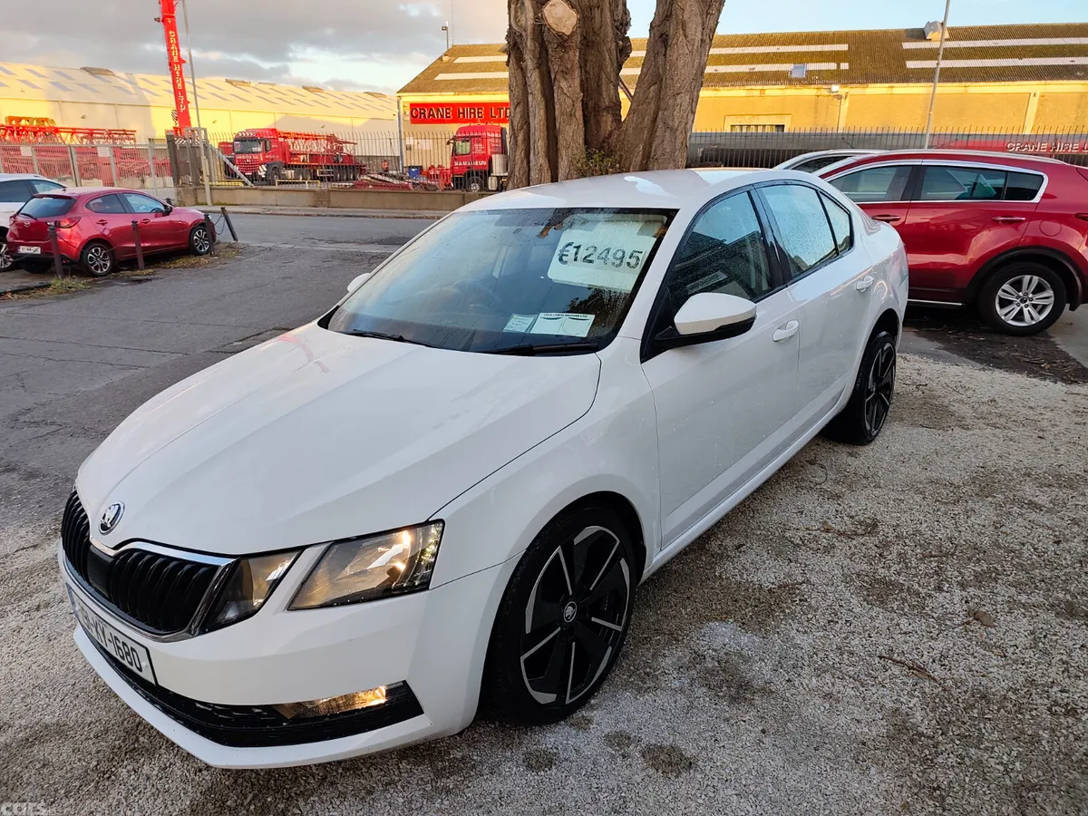Skoda Octavia Saloon, Petrol, 2019, White