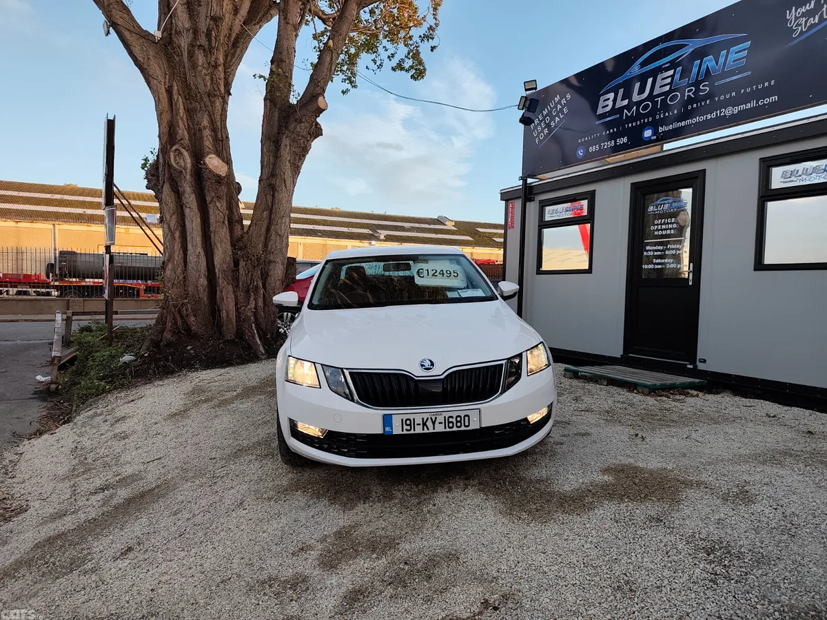 Skoda Octavia Saloon, Petrol, 2019, White