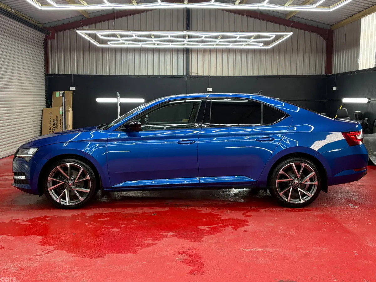 Skoda Superb Saloon, Diesel, 2023, Blue