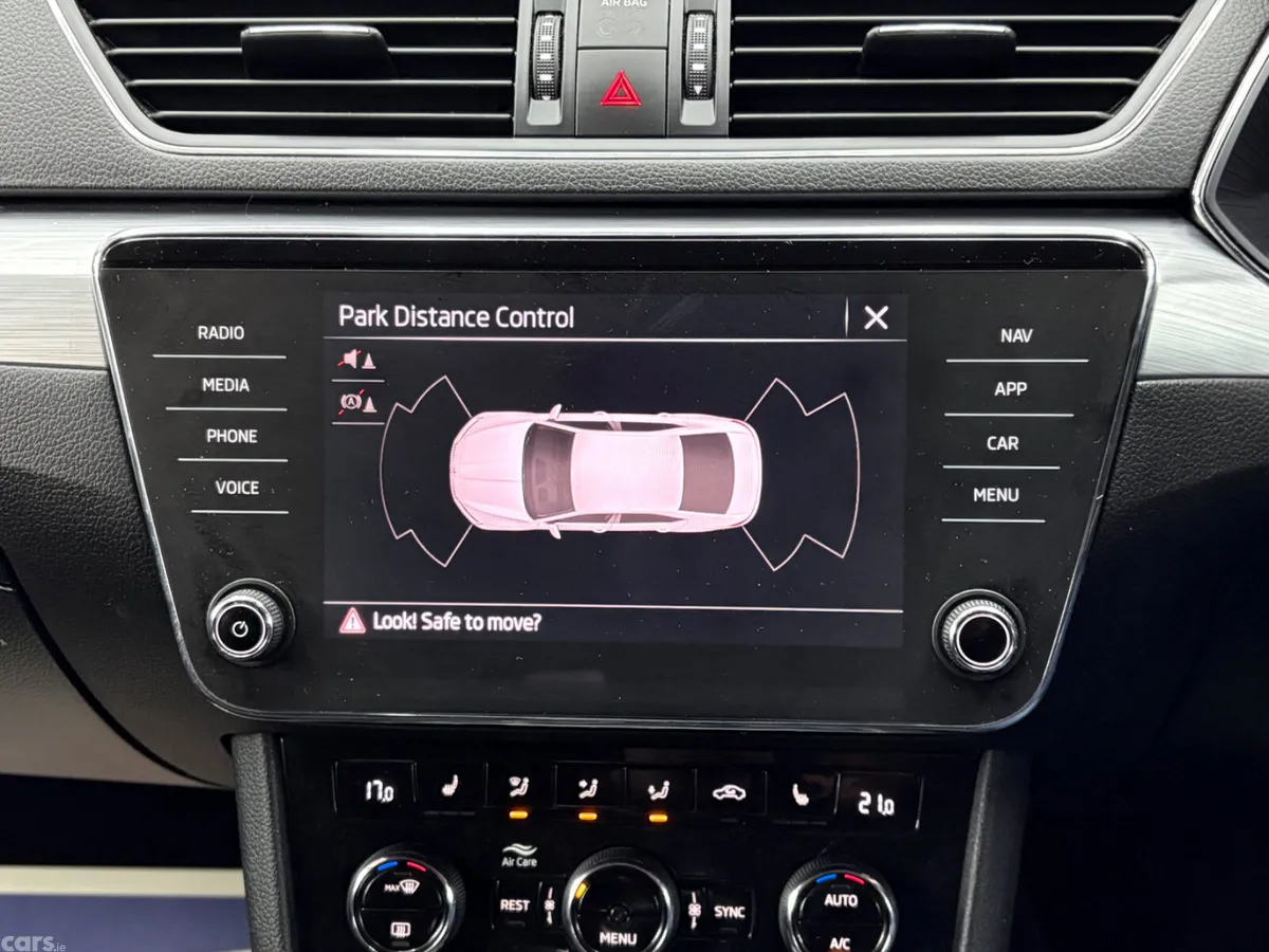 Skoda Superb Saloon, Diesel, 2023, Blue
