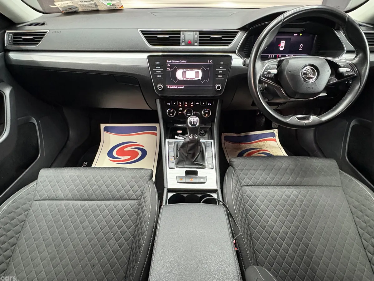 Skoda Superb Saloon, Diesel, 2023, Blue