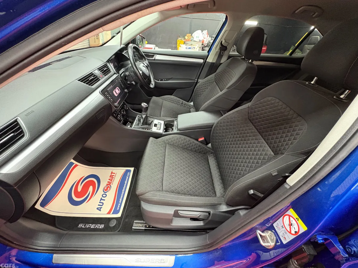 Skoda Superb Saloon, Diesel, 2023, Blue