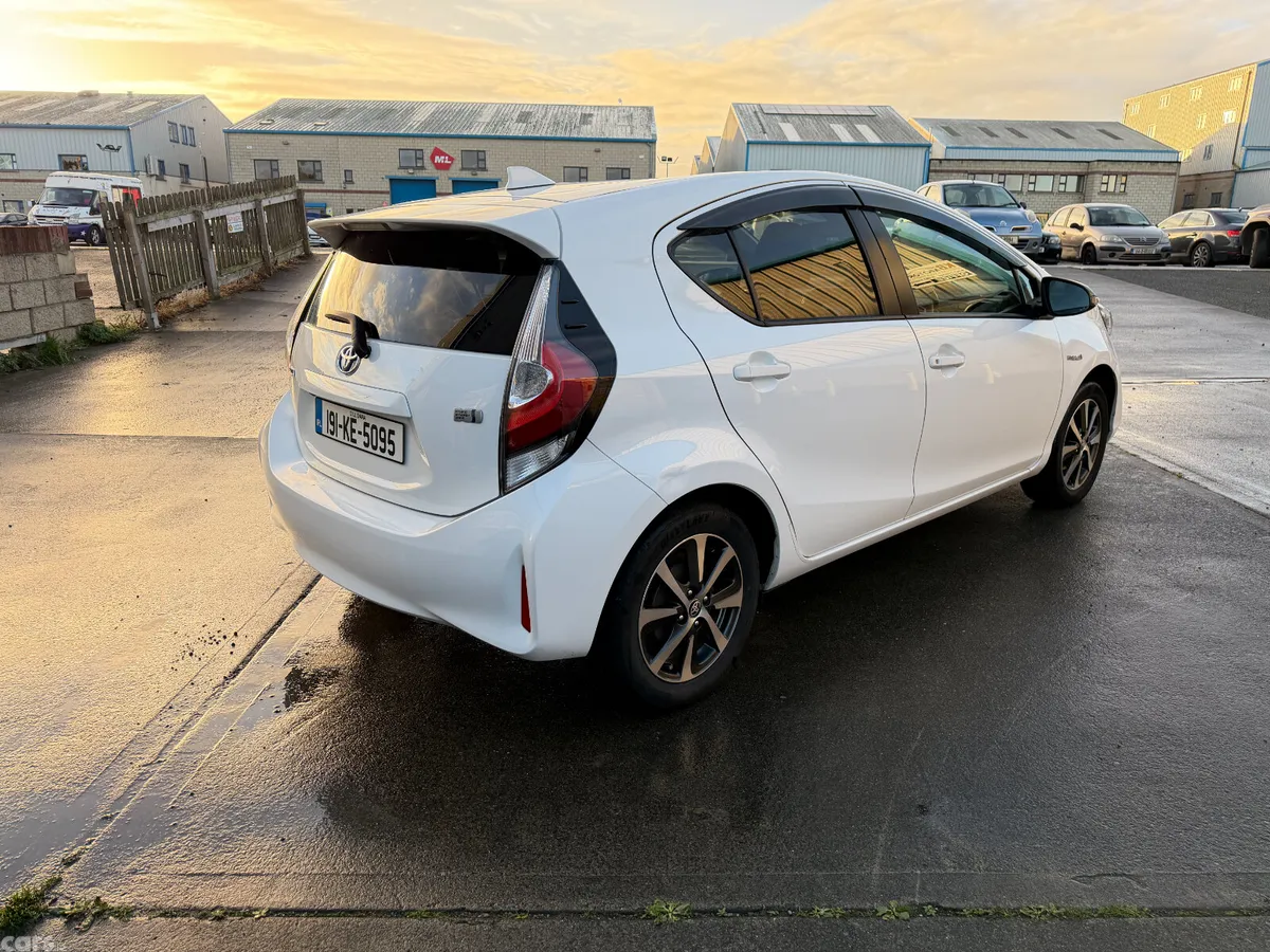 Toyota Aqua Hatchback, Petrol Hybrid, 2019, White