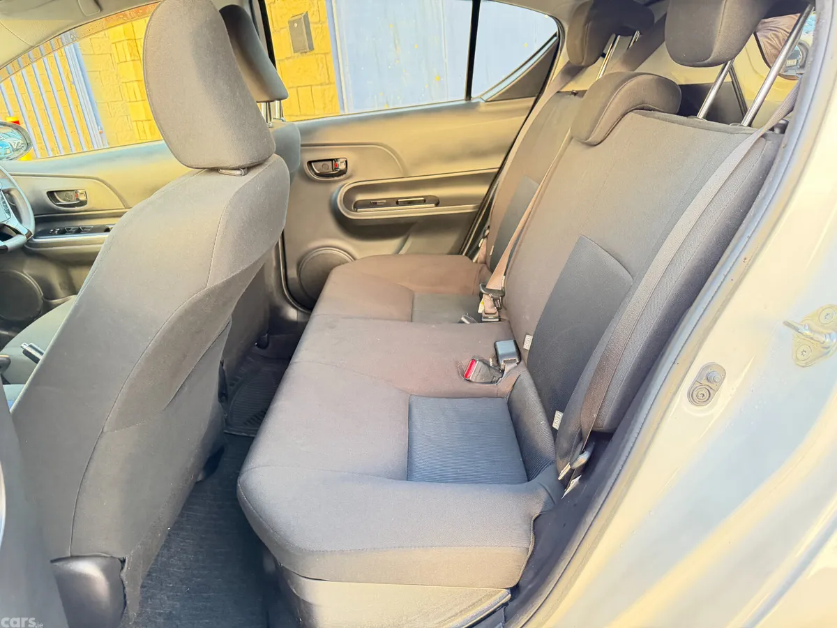 Toyota Aqua Hatchback, Petrol Hybrid, 2019, White